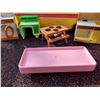 Image 5 : Barbie 1976 Star Traveler Motorhome, kitchen, appliances, furniture. Old assemble doll house (pieces