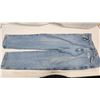 Image 6 : 2 pairs of pants: Wrangler 38 x 34 & Levi Strauss 38 x 34 light blue jeans, good condition