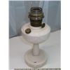 Image 2 : Antique Aladdin Milk glass oil lantern
