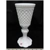 Image 1 : Hobnail Milk glass Vase