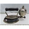 Image 7 : Antique Coleman gas Iron (black- Model 4-A) with air pump