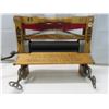 Image 3 : Antique Dowswell, Lees & Co. Limited Clothes wringer