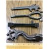 Image 5 : LOT OF VINTAGE ANTIQUE INTERNATIONAL HARVESTER WRENCHES ETC
