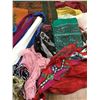 Image 3 : LOT OF 25 VINTAGE SCARVES