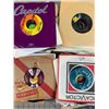 Image 2 : LOT OF 200 VINTAGE 45 RPM VINYL RECORDS