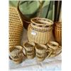 Image 3 : 8 vintage pieces of wicker- includes 4 various baskets, and 4, handled beverage holders.