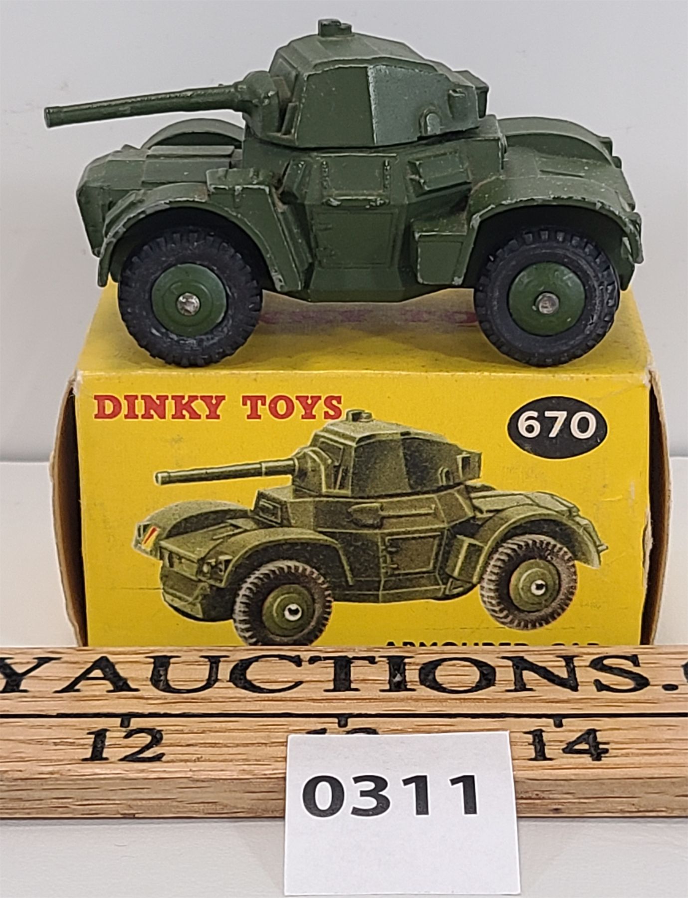 Dinky Code 3 DINKY TOYS ARMOURED CAR 670 W/ BOX