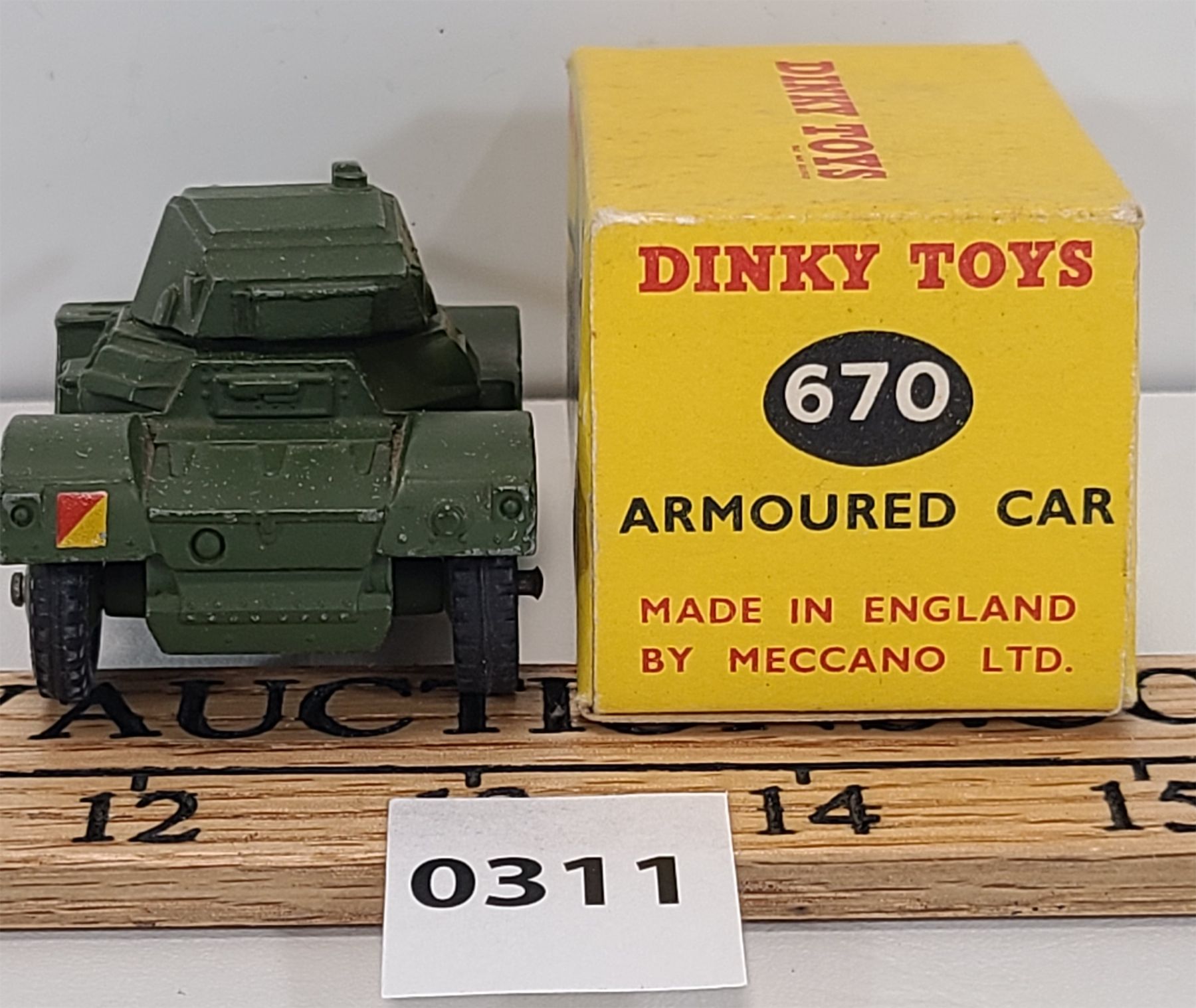 Dinky Code 3 DINKY TOYS ARMOURED CAR 670 W/ BOX
