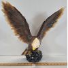 Image 1 : CERAMIC EAGLE STATUE 