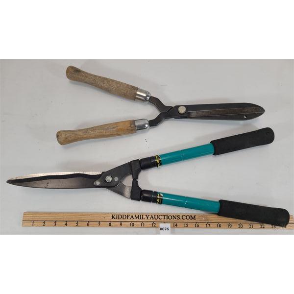 LOT OF 2 - SHRUB SHEARS