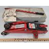 Image 1 : MOTOMASTER 4000lb HYDRAULIC FLOOR JACK