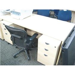 Maple Executive Desk (style 1)