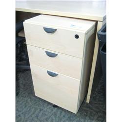 Maple Mobile Pedestal