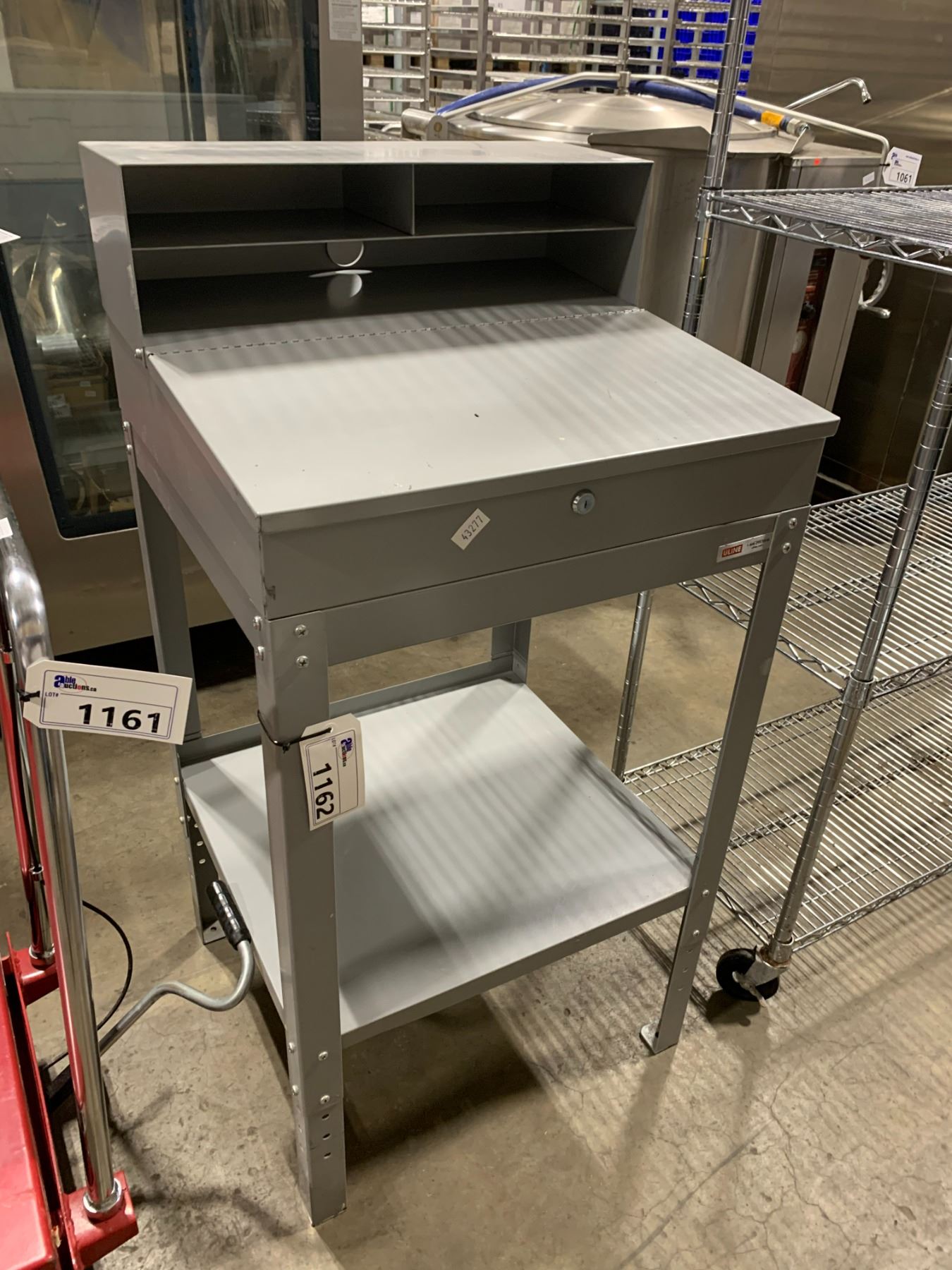 Reciving Desk ULINE GREY METAL 24
