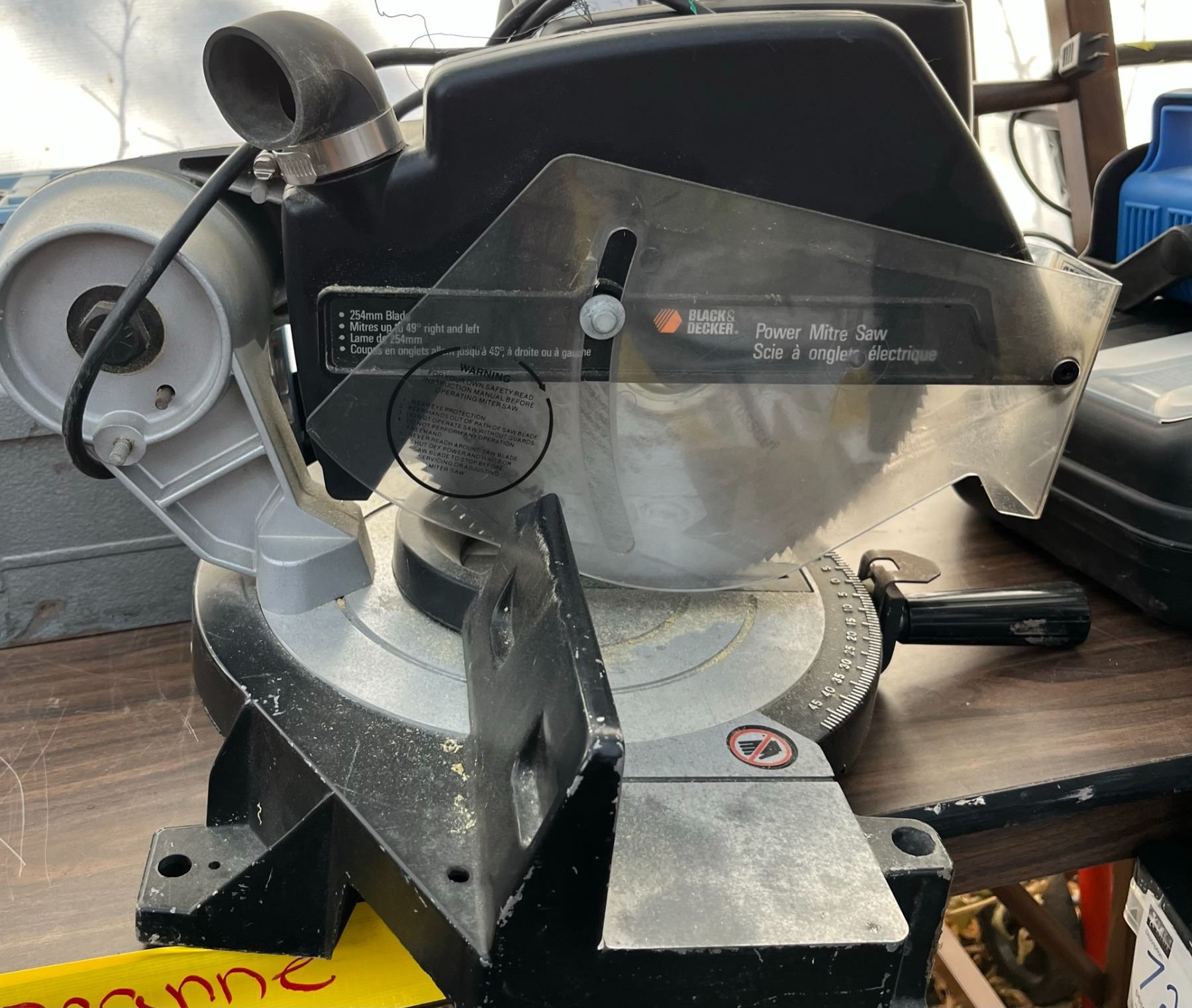 Black & Decker Power Mitre Saw Beck Auctions Inc.