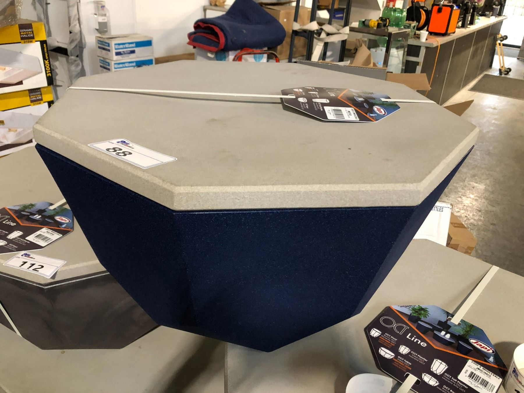 JAPI BLUE MESA OCT TABLE/PLANTER WITH REMOVABLE LID 25