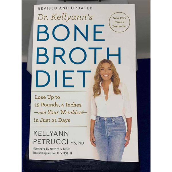 Kellyann Petrucci MS, ND "Bone Broth Diet"