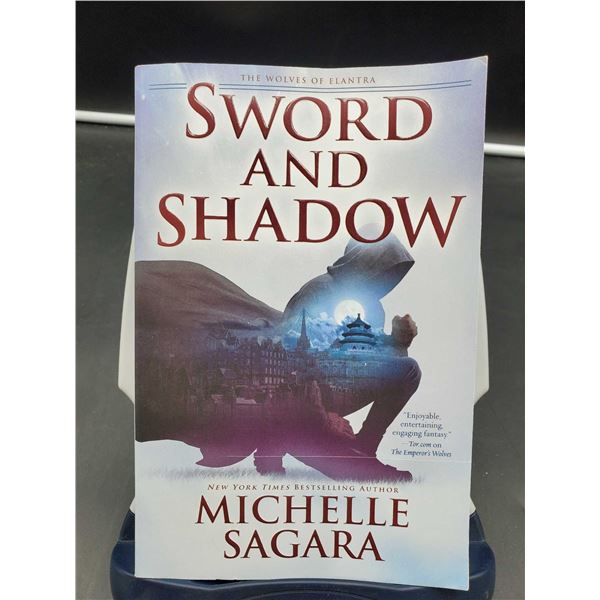 Michelle Sagara "Sword And Shadow"