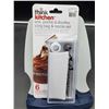 Image 1 : Think Kitchen Icing Bags & Nozzle Set