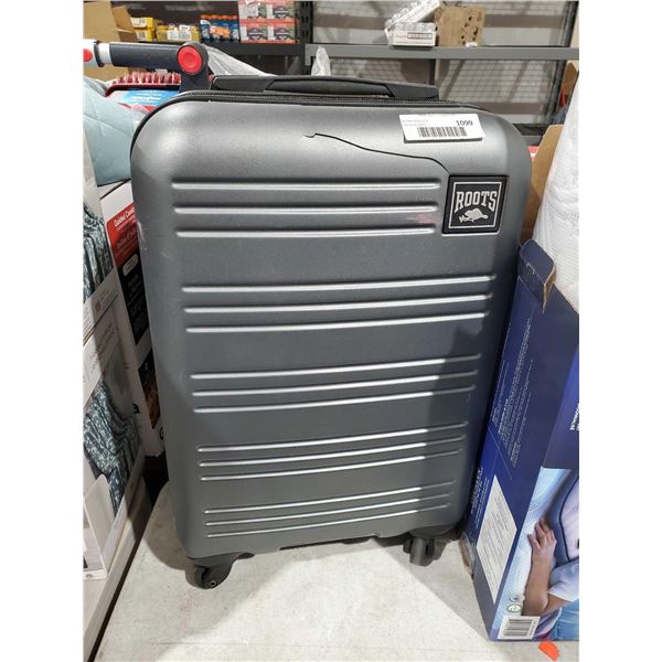 one piece roots luggage (with crack see picture)