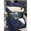 Image 3 : roots home sherpa throw 50" x 70"