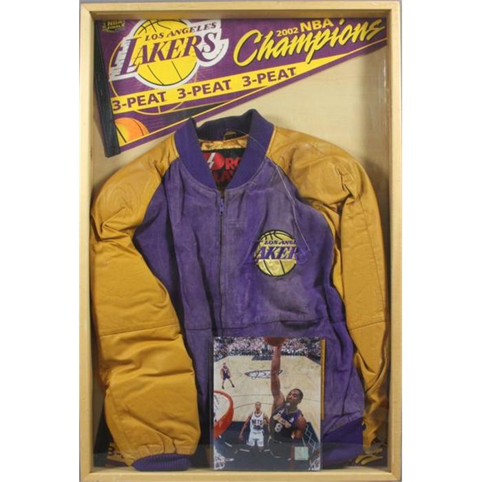 La Lakers Team Jacket And Memorobelia