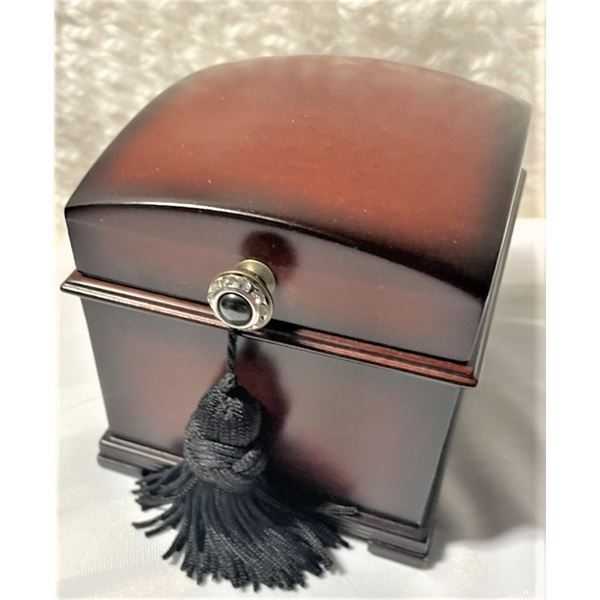 Bombay Ring Music Box
