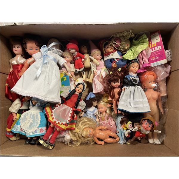 Box of Miniature and small dolls