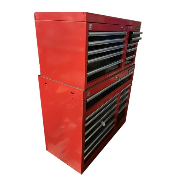 21 Drawer Craftsman Tool Box Like New with Key , Has CASTORS