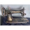Image 1 : Antique Singer Sewing Machine