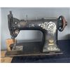 Image 1 : Antique Singer Sewing Machine