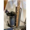 Image 3 : Alcohol Beverage Containers and ice bucket