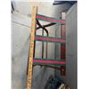 Image 2 : Suitcase stand, Charming and perfect for a guest room
