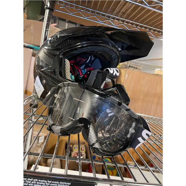XL helmet with two pairs of goggle and gloves