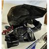 Image 3 : XL helmet with two pairs of goggle and gloves