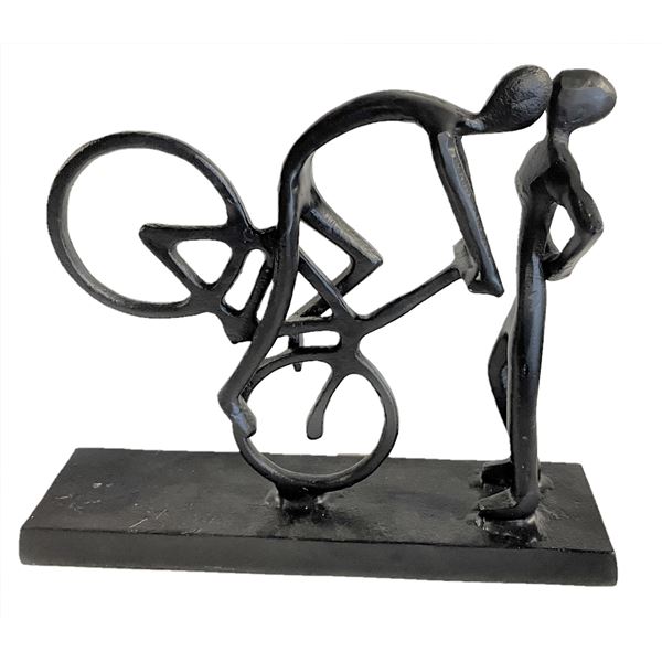 Statue - Cyclist and person kissing