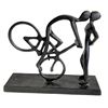Image 1 : Statue - Cyclist and person kissing