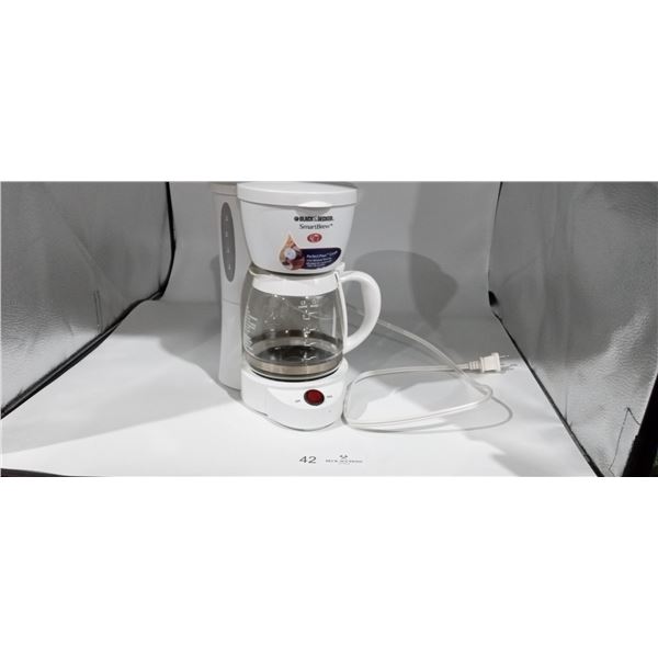 A Charming Little Coffee Maker by Black and Decker(SmartBrew)
