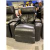 Image 1 : LEATHER ELECTRIC RECLINER