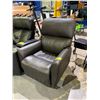 Image 1 : LEATHER ELECTRIC RECLINER