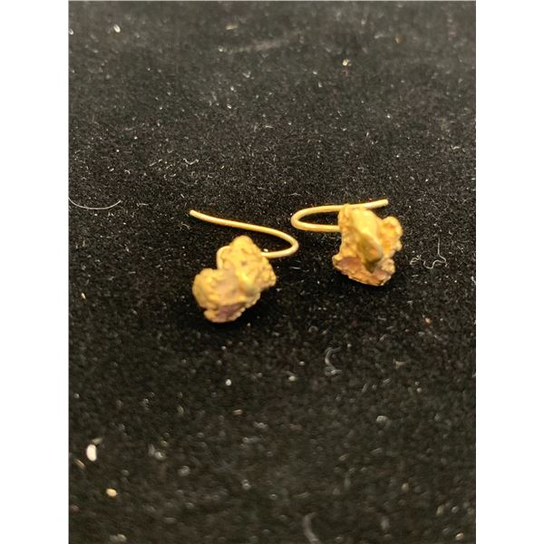 PAIR OF GOLD NUGGET EARRINGS