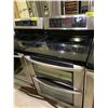 Image 1 : LG STAINLESS STEEL ELECTRIC RANGE STOVE WITH CONVECTION OVEN AND WARMING DRAWER