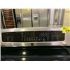 Image 2 : KENMORE STAINLESS STEEL ELECTRIC RANGE STOVE WITH CONVECTION OVEN