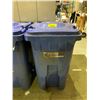 Image 1 : LARGE CURBSIDE WASTE RECEPTACLE