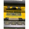 Image 2 : DEWALT CHARGING RADIO