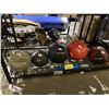 Image 1 : 5 WEIGHTED MEDICINE BALLS AND MORE