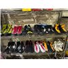 Image 1 : 2 SHELVES OF ASSORTED SIZE BOXING SHOES