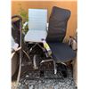 Image 2 : 2 ROLLING OFFICE CHAIRS & STROLLER