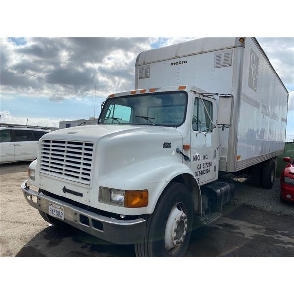 1999 INTERNATIONAL BOX TRUCK