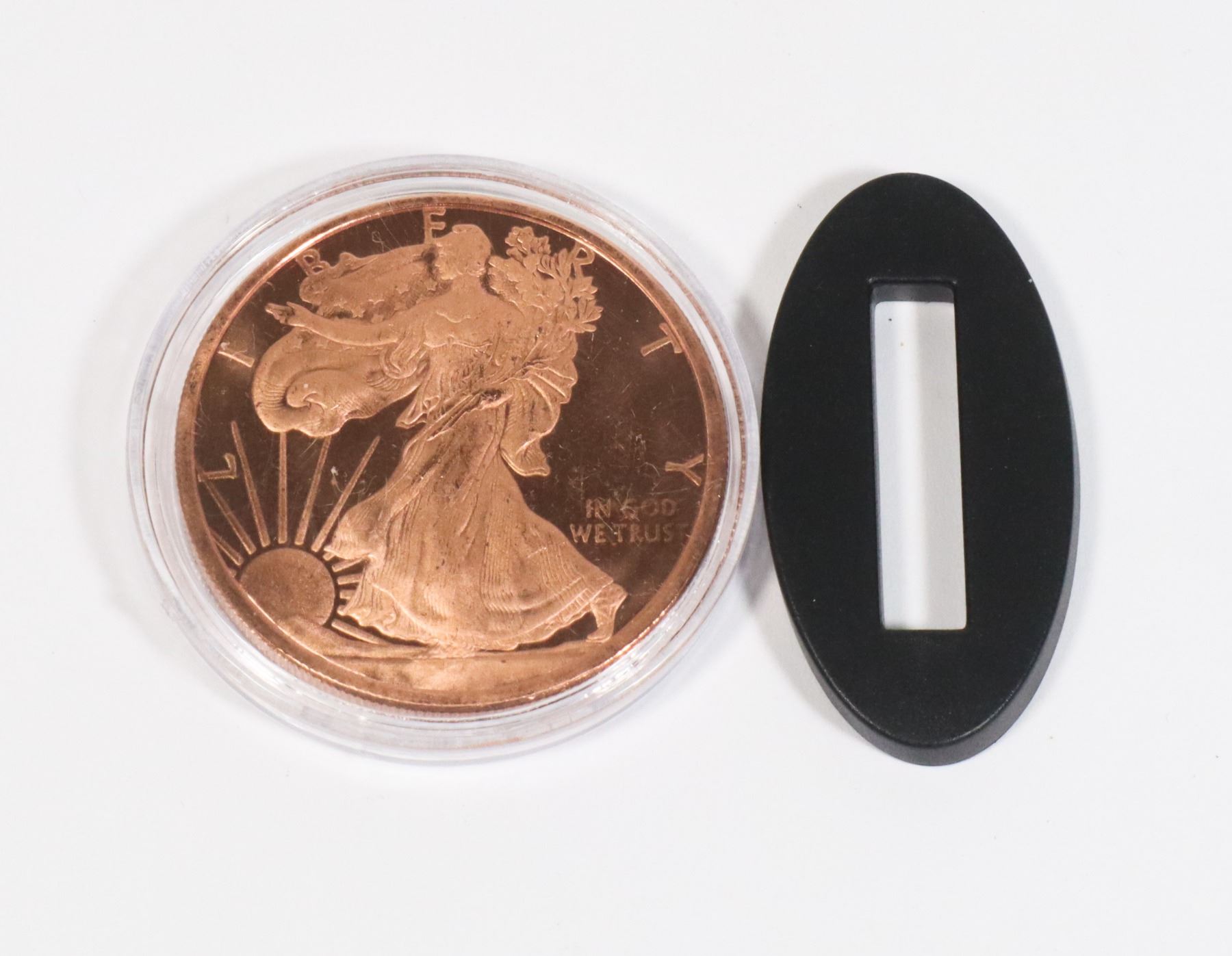 1-OZ FINE COPPER ROUND WITH CAPSULE + STAND